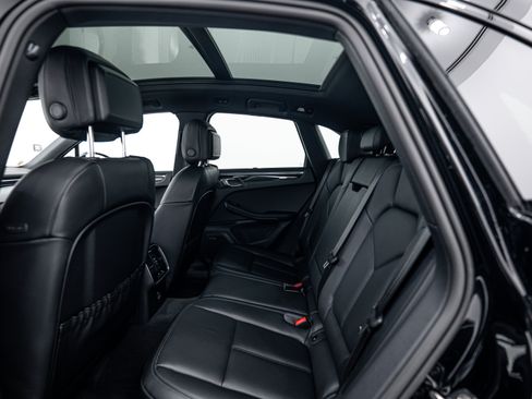 Certified 2026 Porsche Macan image 24