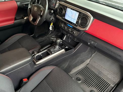 Used 2021 Toyota Tacoma SR5 image 15