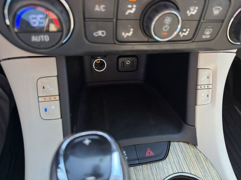 Used 2018 GMC Acadia Denali w/ Technology Package FWD image 20
