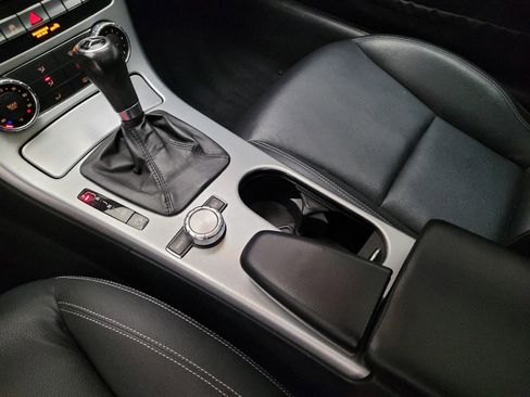 Used 2015 Mercedes-Benz SLK 250 w/ Premium Package image 26