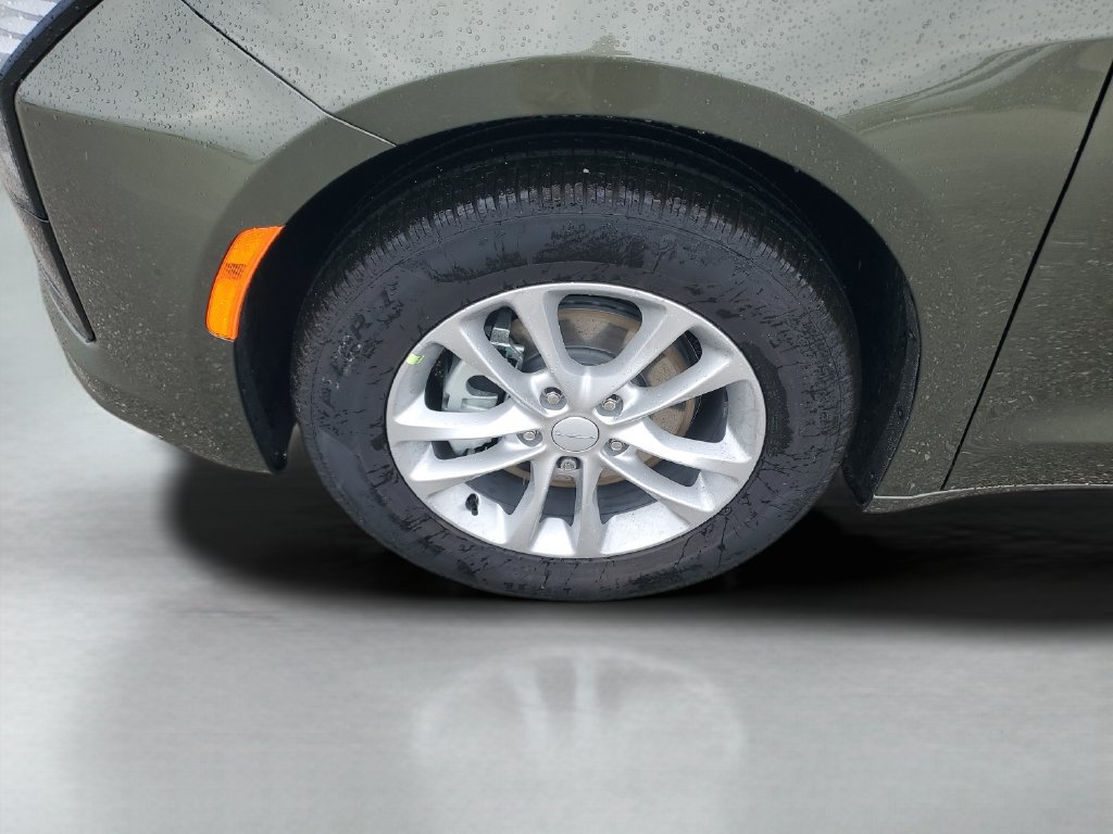 New 2027 Chrysler Pacifica Select FWD image 25