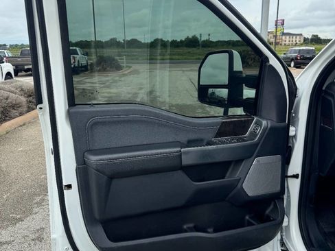 Used 2023 Ford F350 Lariat w/ Lariat Ultimate Package AWD/4WD image 3