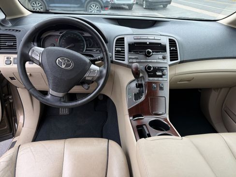 Used 2009 Toyota Venza FWD image 8