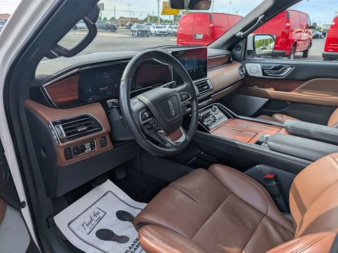 Used 2024 Lincoln Navigator L Reserve AWD/4WD image 13