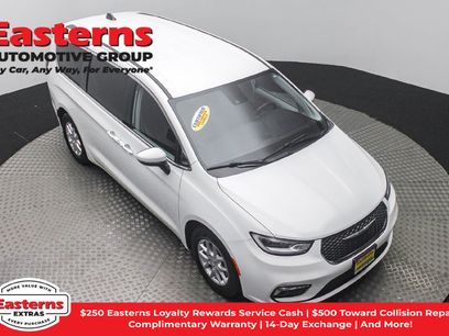 Used 2023 Chrysler Pacifica Touring-L