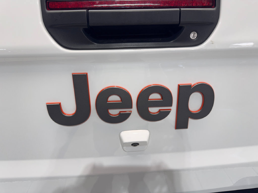 Used 2023 Jeep Gladiator Mojave w/ LED Lighting Group AWD/4WD image 23