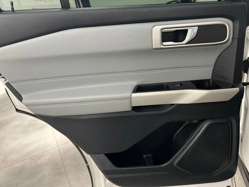 Used 2021 Ford Explorer XLT w/ Equipment Group 202A image 16