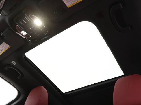 Used 2025 Maserati Grecale Folgore image 14