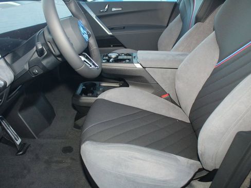 New 2026 BMW iX xDrive60 w/ M Sport Package image 17