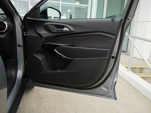 New 2026 Chevrolet Trax RS w/ Sunroof Package image 18