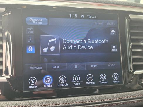 Used 2017 Chrysler Pacifica Limited w/ UConnect Theater Package FWD image 14