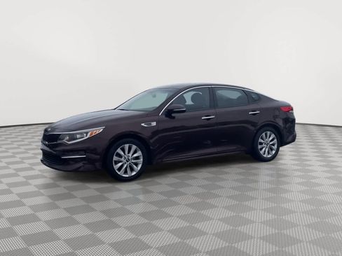 Used 2018 Kia Optima LX w/ 17" Alloy Wheels Package image 4