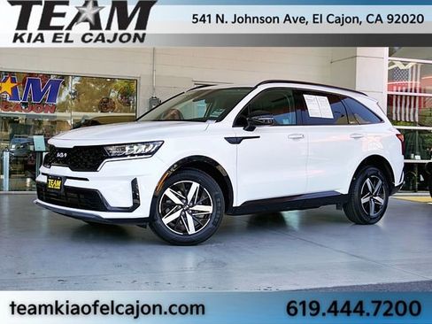 Certified 2021 Kia Sorento S FWD image 2