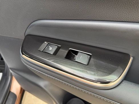 Certified 2025 Toyota Crown Signia AWD/4WD image 23