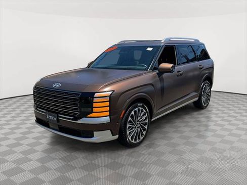 Used 2026 Hyundai Palisade Calligraphy AWD/4WD image 3