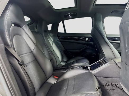 Used 2018 Porsche Panamera 4S image 34