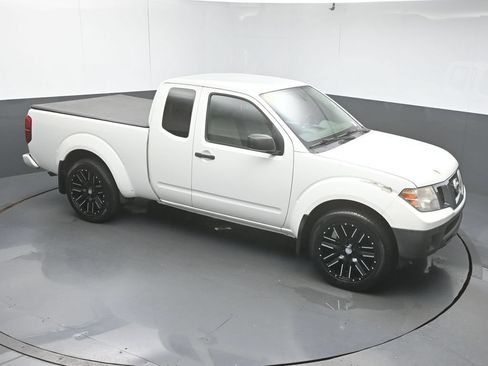 Used 2018 Nissan Frontier S RWD image 35