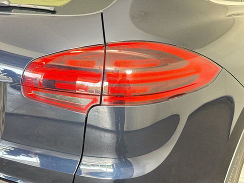 Used 2016 Porsche Cayenne image 32