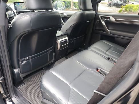 Used 2023 Lexus GX 460 Luxury w/ Accessory Package AWD/4WD image 11
