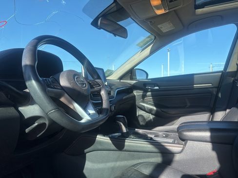 Certified 2021 Nissan Altima 2.5 SR w/ SR Premium Package image 29