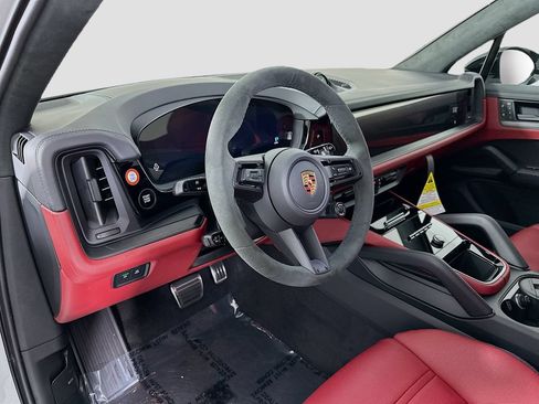 New 2026 Porsche Cayenne GTS AWD/4WD image 4