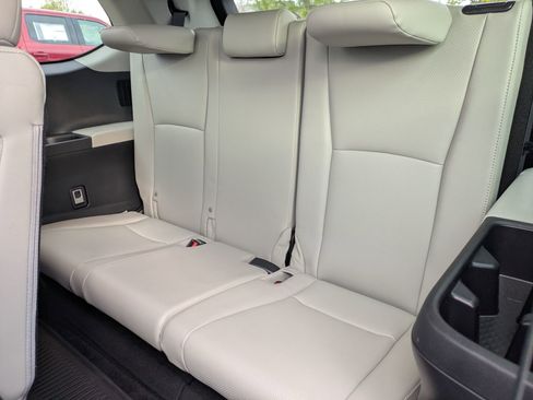 Used 2025 Toyota Grand Highlander AWD Hybrid image 28