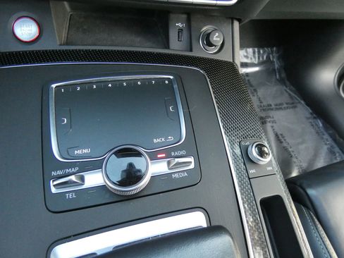 Used 2019 Audi SQ5 Premium Plus w/ Premium Plus Package image 72