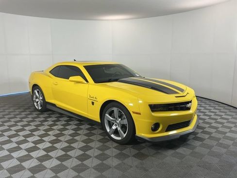Used 2010 Chevrolet Camaro SS w/ LPO, Ground Effects Package RWD image 3