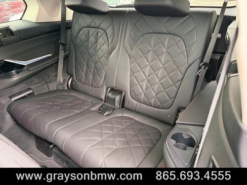 Used 2025 BMW X7 xDrive40i AWD/4WD image 18