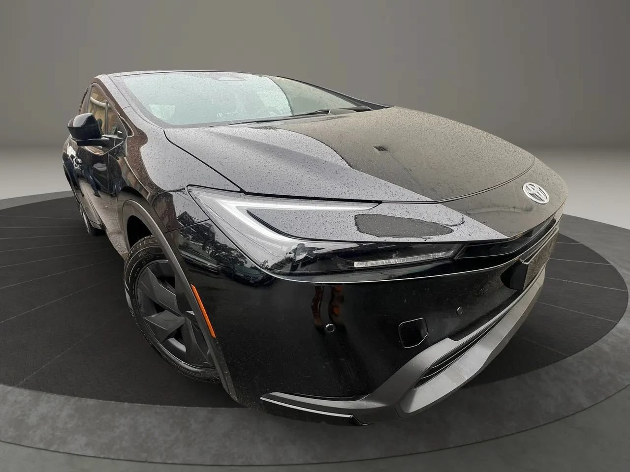 Used 2026 Toyota Prius LE FWD image 6