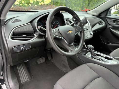 Used 2024 Chevrolet Malibu LT FWD image 22