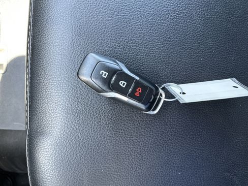 Used 2017 Ford F150 Lariat AWD/4WD image 28