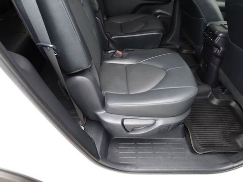 Certified 2024 Toyota Grand Highlander XLE image 26