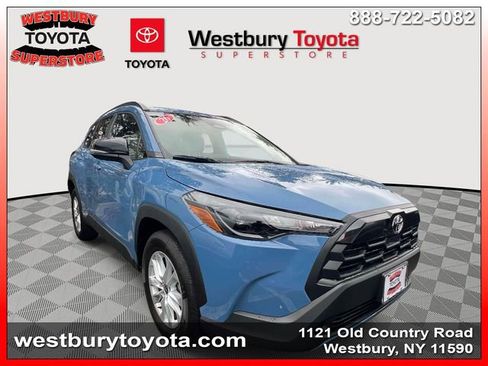Used 2026 Toyota Corolla Cross LE w/ Cold Weather Package AWD/4WD image 1