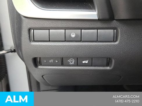 Used 2024 Nissan Rogue SV FWD image 25