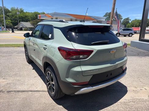 New 2026 Chevrolet TrailBlazer LT w/ Driver Confidence Package FWD image 8