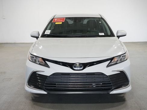 Used 2023 Toyota Camry LE image 2