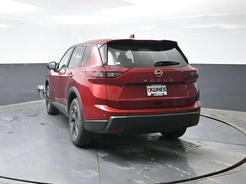 Used 2025 Nissan Rogue SV FWD image 11
