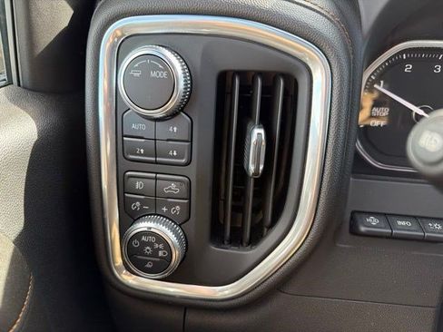 Used 2020 GMC Sierra 1500 AT4 w/ AT4 Premium Package AWD/4WD image 25