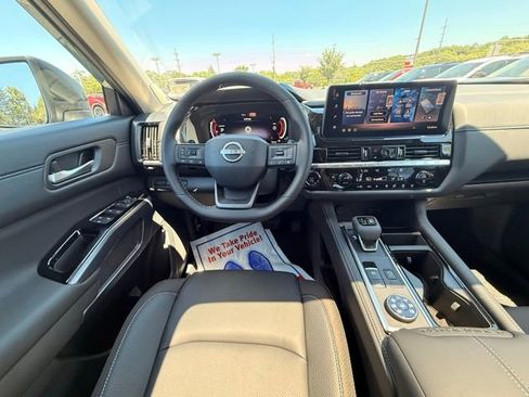 New 2026 Nissan Pathfinder SL w/ SL Premium Package (P04) AWD/4WD image 23