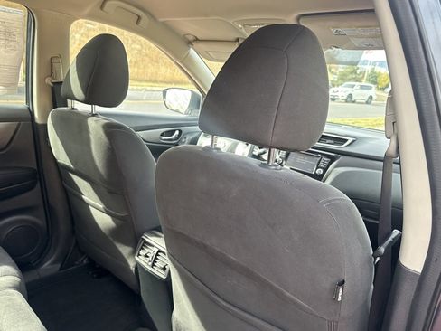 Used 2015 Nissan Rogue SV w/ SV Premium Package image 24