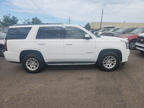 Used 2017 GMC Yukon SLT AWD/4WD image 17