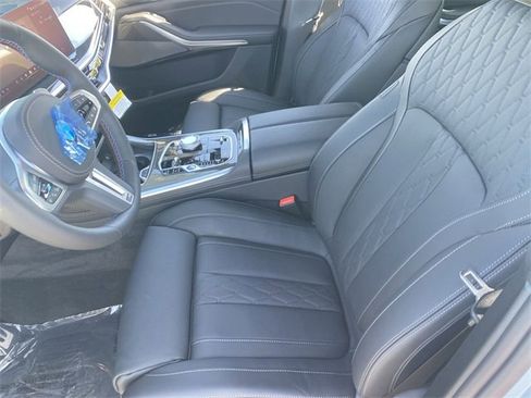 New 2025 BMW X7 M60i image 19