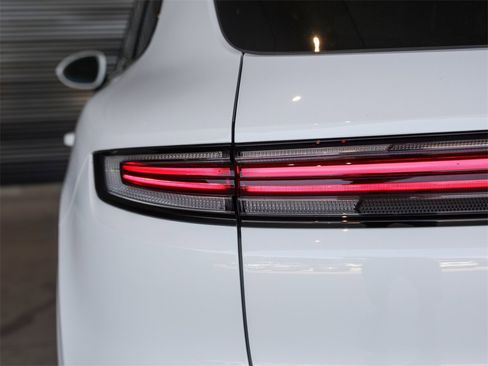 Certified 2024 Porsche Cayenne S image 15