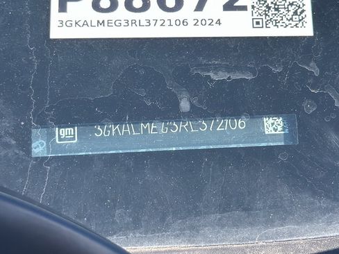 Used 2024 GMC Terrain SLE FWD image 2