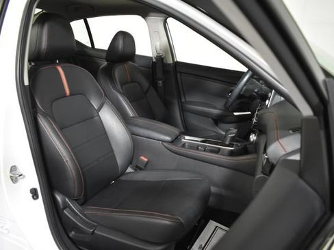 Certified 2025 Nissan Sentra SR w/ SR Premium Package FWD image 34