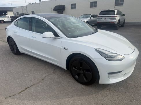 Used 2019 Tesla Model 3 Standard Range Plus image 8