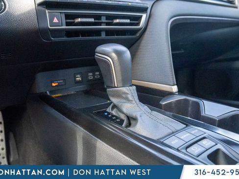 Used 2025 Toyota Camry SE FWD image 9