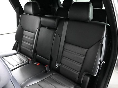 Used 2019 Kia Sorento SX image 16