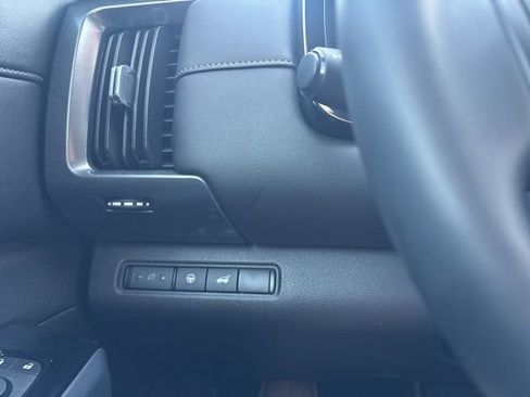 Certified 2024 Nissan Pathfinder SL image 17